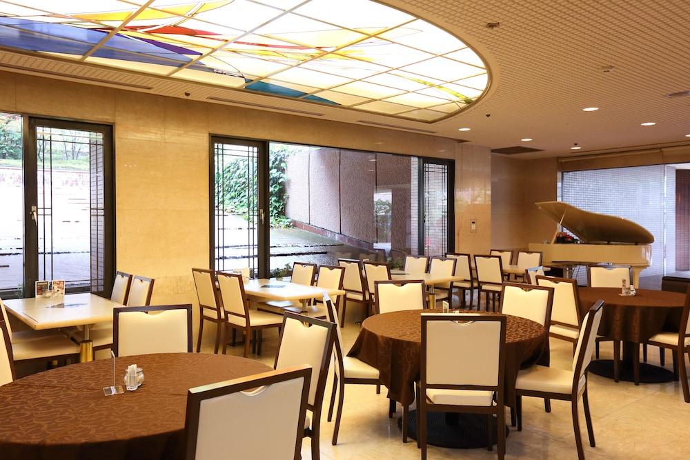 Hotel Hiroshima Garden Palace Екстер'єр фото