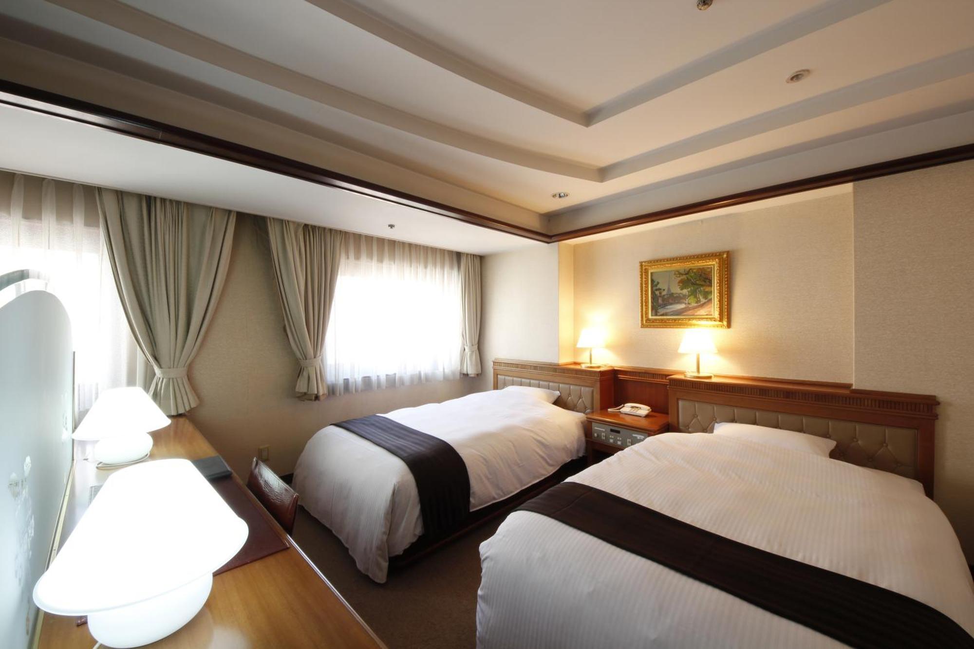 Hotel Hiroshima Garden Palace Екстер'єр фото