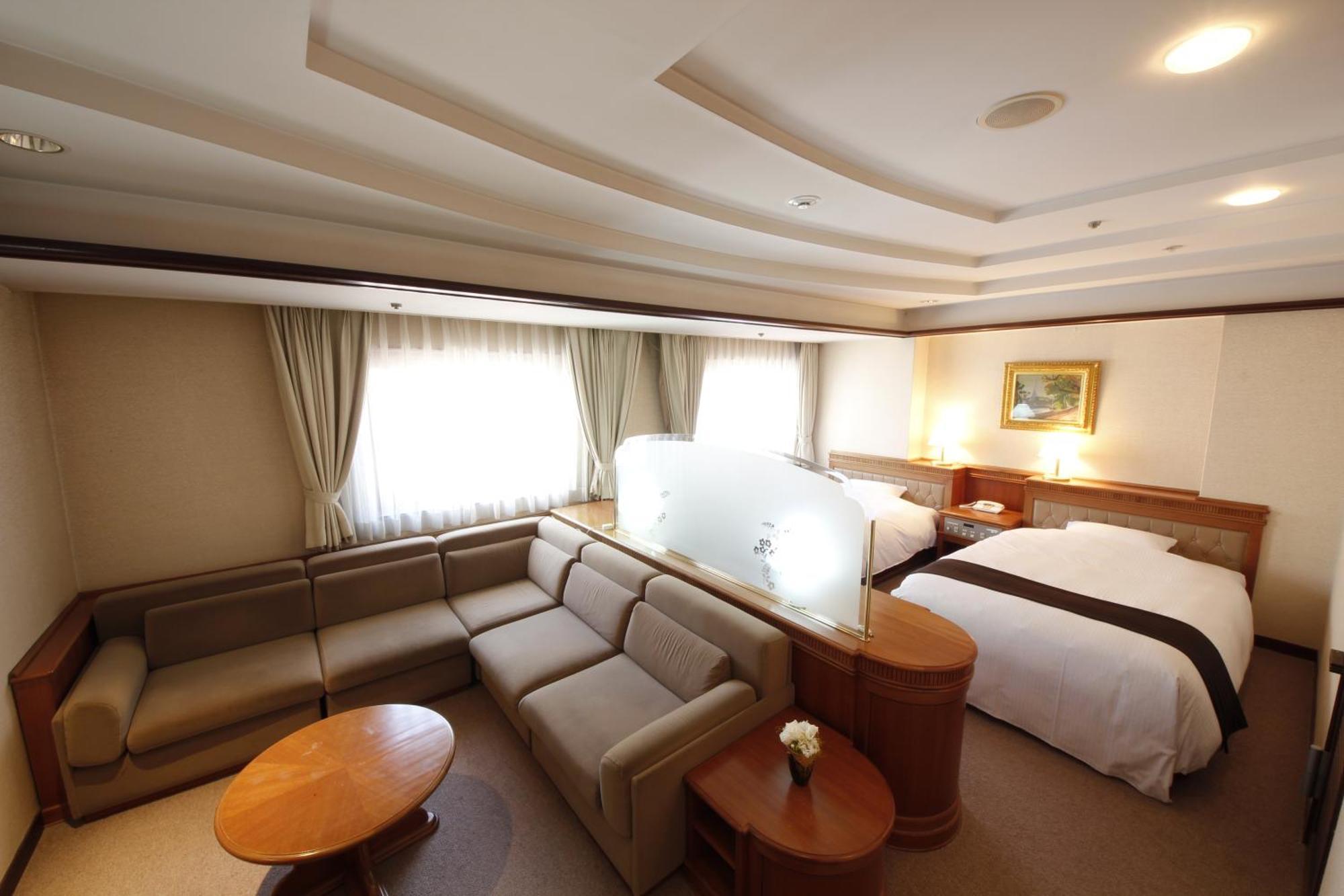 Hotel Hiroshima Garden Palace Екстер'єр фото